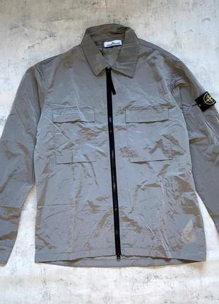 Чоловіча куртка stone island nylon metal: легка, міцна, камуфляж