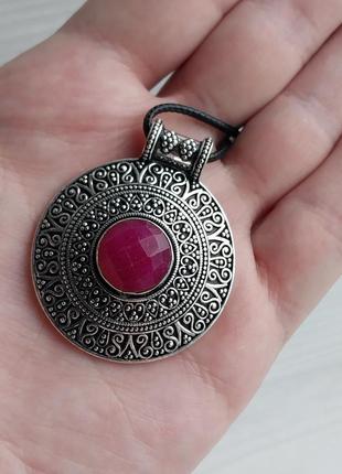 Рубин кулон круглий із натуральним рубіном у серебрі індія5 фото