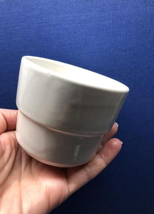 Зі ссер рідкість:мінімалізм-стаканчик/горнятко «спілкування»;глазурована кераміка, 1954/55 рр.