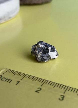 Моріон камінь натуральний моріон необроблений 13*11*10 мм.1 фото