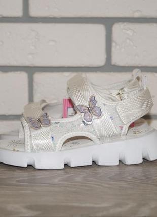 Босоніжки дитячі білі