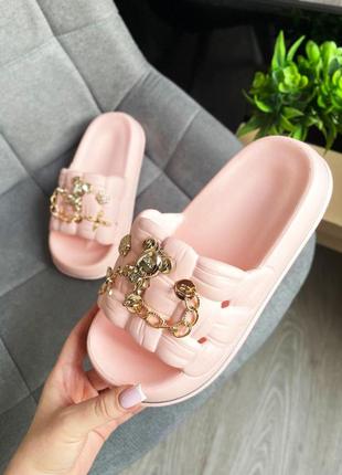 Крутезные розовые шлепанцы с джибитсами