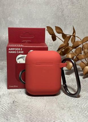 Чехол silicone case для airpods 2 в розово-красном цвете с карабином