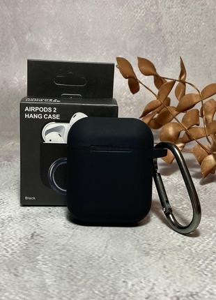 Чехол silicone case для airpods 2 в черном цвете с карабином