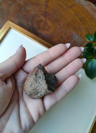 Камінь натуральний бурштин 35*31*18  мм . україна.3 фото