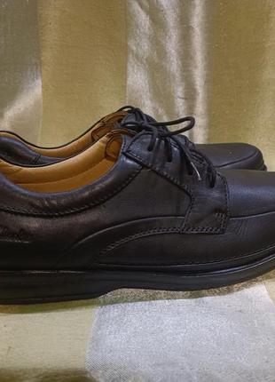 Шкіряні туфлі clarks8 фото
