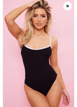 Боді в рубчик prettylittlething