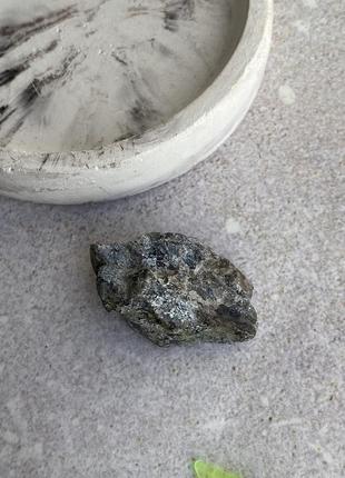 Моріон 36*21*15 мм. камінь натуральний моріон необробленний.
