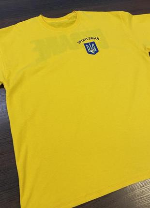 Чоловіча бавовняна жовта футболка з нашивкою “ukraine”7 фото