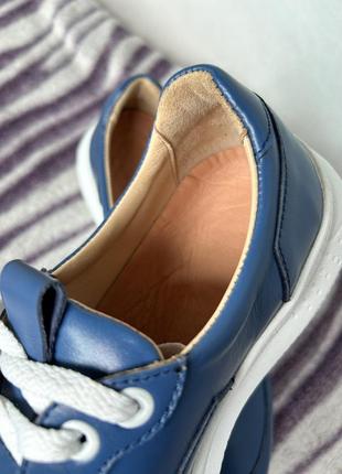 Шкіряні жіночі кросівки синього кольору8 фото