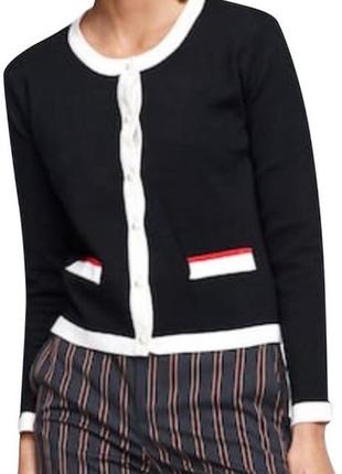 Стильный кардиган с пуговицами жемчуга