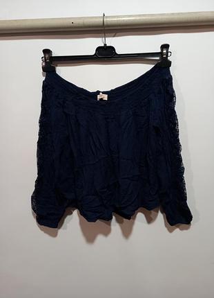 Укороченная блузка со спущенными плечами размер l