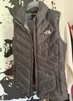 Жилетка пуховая женская the north face