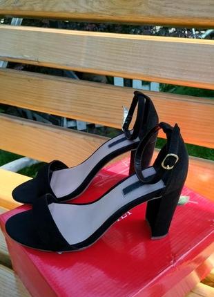 Жіночі стильні босоніжки 40р