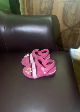 Босоніжки шльопанці сандалі crocs2 фото