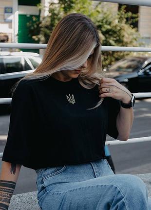 Стильный топ с гербом