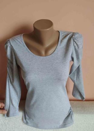 В ідеальному стані футболка з рукавом р.8.