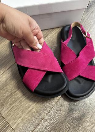 Босожінки сандалі