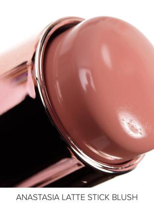Кремові румʼяна anastasia beverly hills stick blush latte