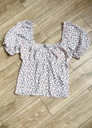 Изысканный топ блуза в цветочный принт, состояние идеально