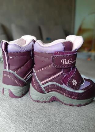 Зимові чоботи
термочоботи
сноубутси
розмір - 22
устілка -14,5 см3 фото