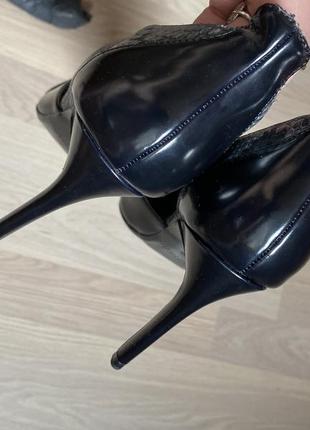 Туфли лодочки черные туфли под питона zara- 36p5 фото