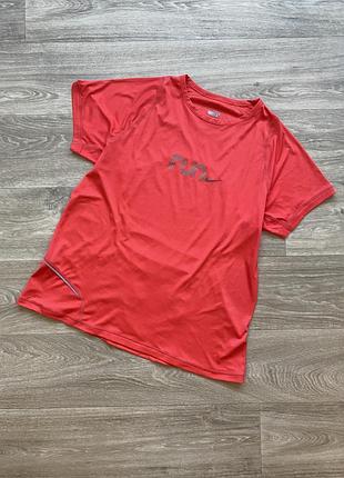 Крута спортивна футболка унісекс бігова nike fit run l/40
