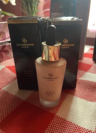 Тональна основа giordani gold spf12 oriflame