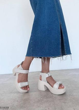 Массивные босоножки
цвет: лотос
натуральная кожа/наплак