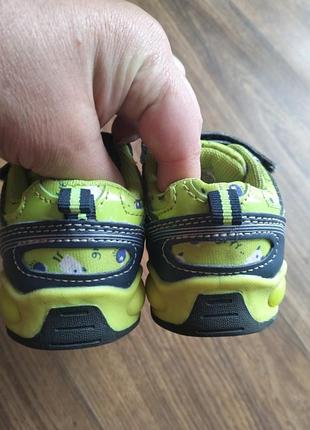 Детские кроссовки 3