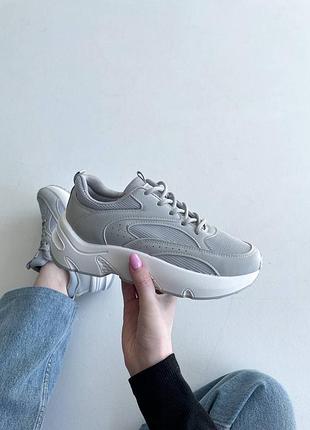 Кроссовки