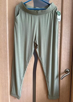 Жіночі штани