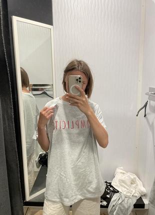 Нова дуже стильна футболка з написом на французькій просто primark