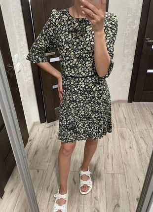 Сукня в квіти