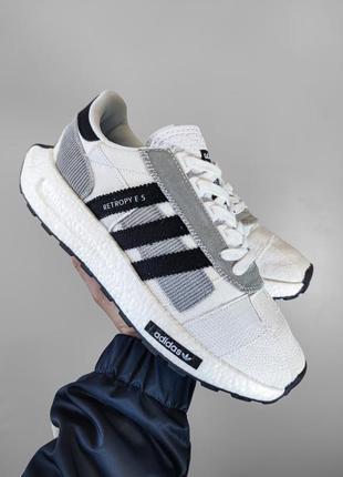 Кроссовки в стиле adidas retropy