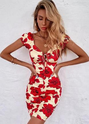 Квіткове плаття на фігурі з драпіруванням ✨ shein ✨ у принт маки маки із зав'язкою спереду