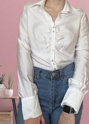 Легка блузка сорочка білосніжна