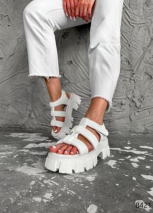 Жіночі босоніжки