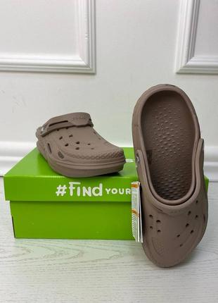 Крокс оф гред клог коричневые crocs off grid clog espresso