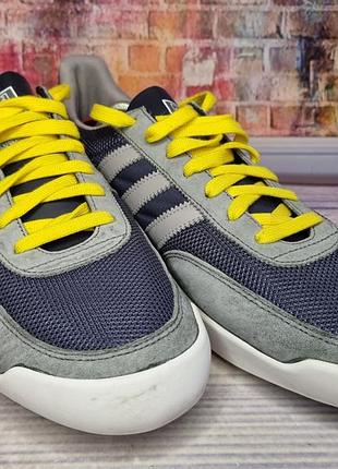 Кроссовки adidas 2