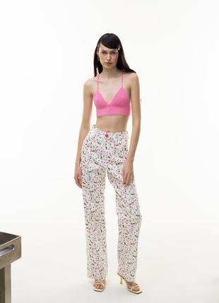 Женские брюки, джинсы в цветочный принт, с розовыми цветочками