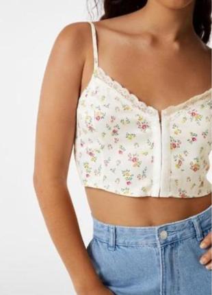 Топ короткий в квіточки bershka