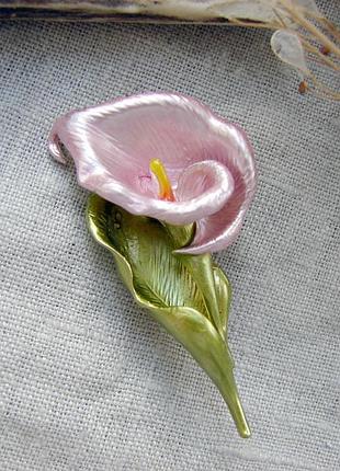 Брошь розовый цветок брошка с цветком розовой калы украшение с калой