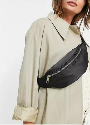 Сумка через плече кросбоді бананка asos