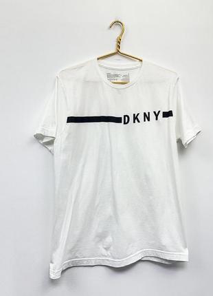 Стильная футболка