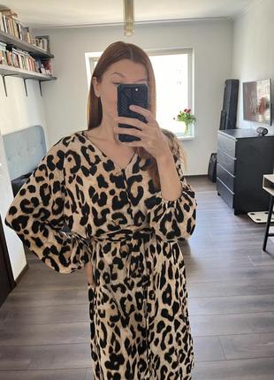 Стильное платье h&m.