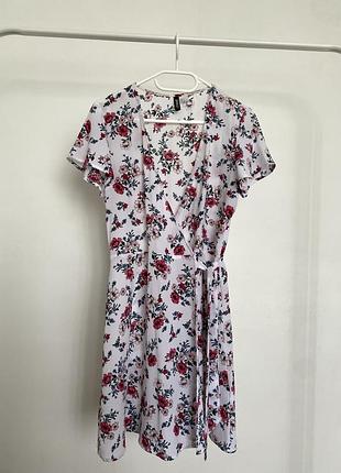 Плаття в квітковий принт h&m