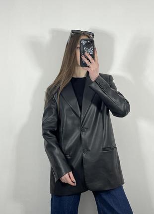 Кожаный пиджак zara