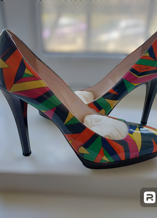 Шикарные фирменные туфли, из натуральной лакированные кожи emilio pucci