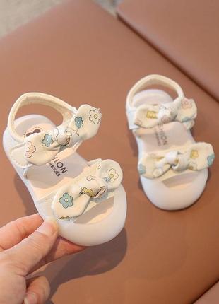 Красивые босоножки